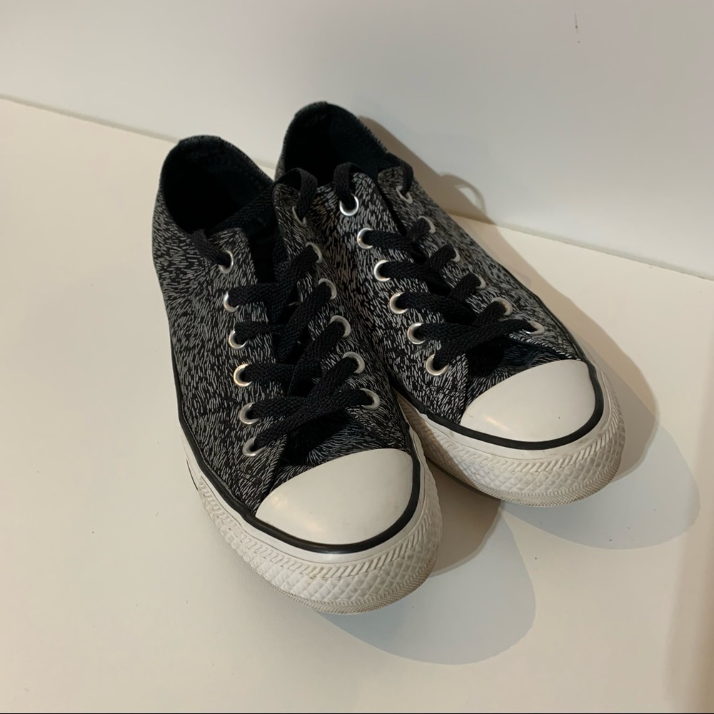 Converse reflective patterned black and silver size 7.5